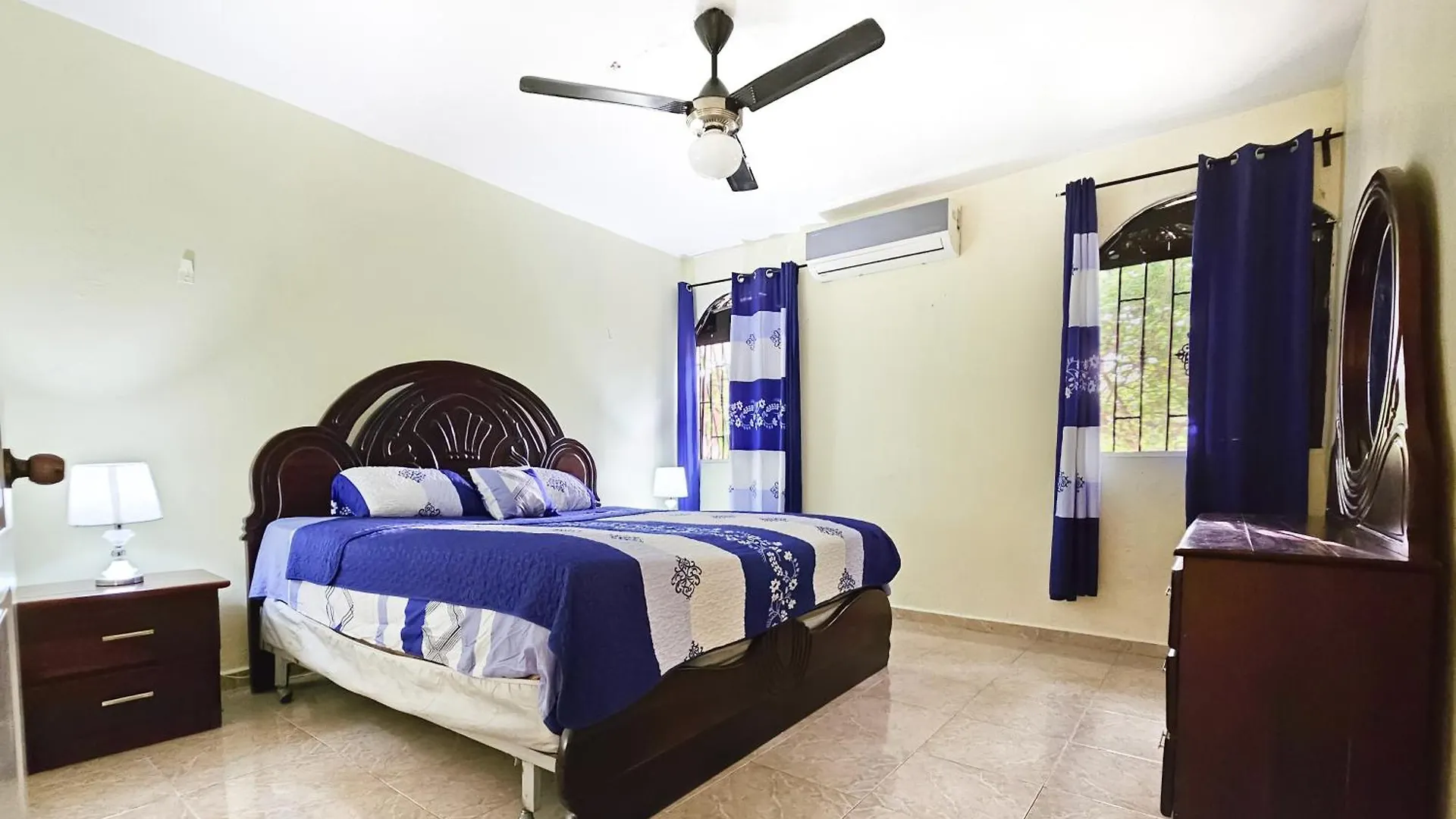 Villa Dmm Con Piscina, Jacuzzi Y Gran Area Verde En Punta Cana