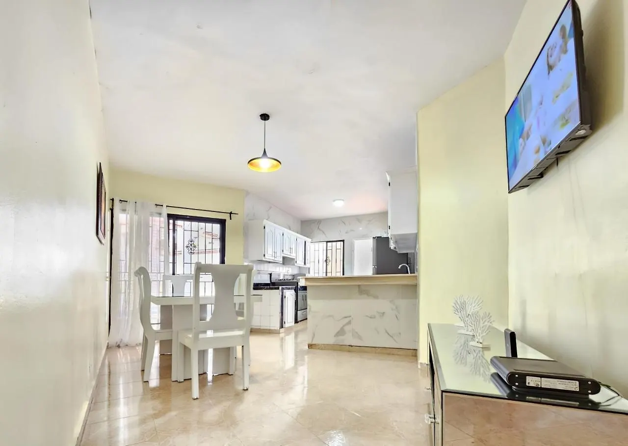 Villa Dmm Con Piscina, Jacuzzi Y Gran Area Verde En Punta Cana