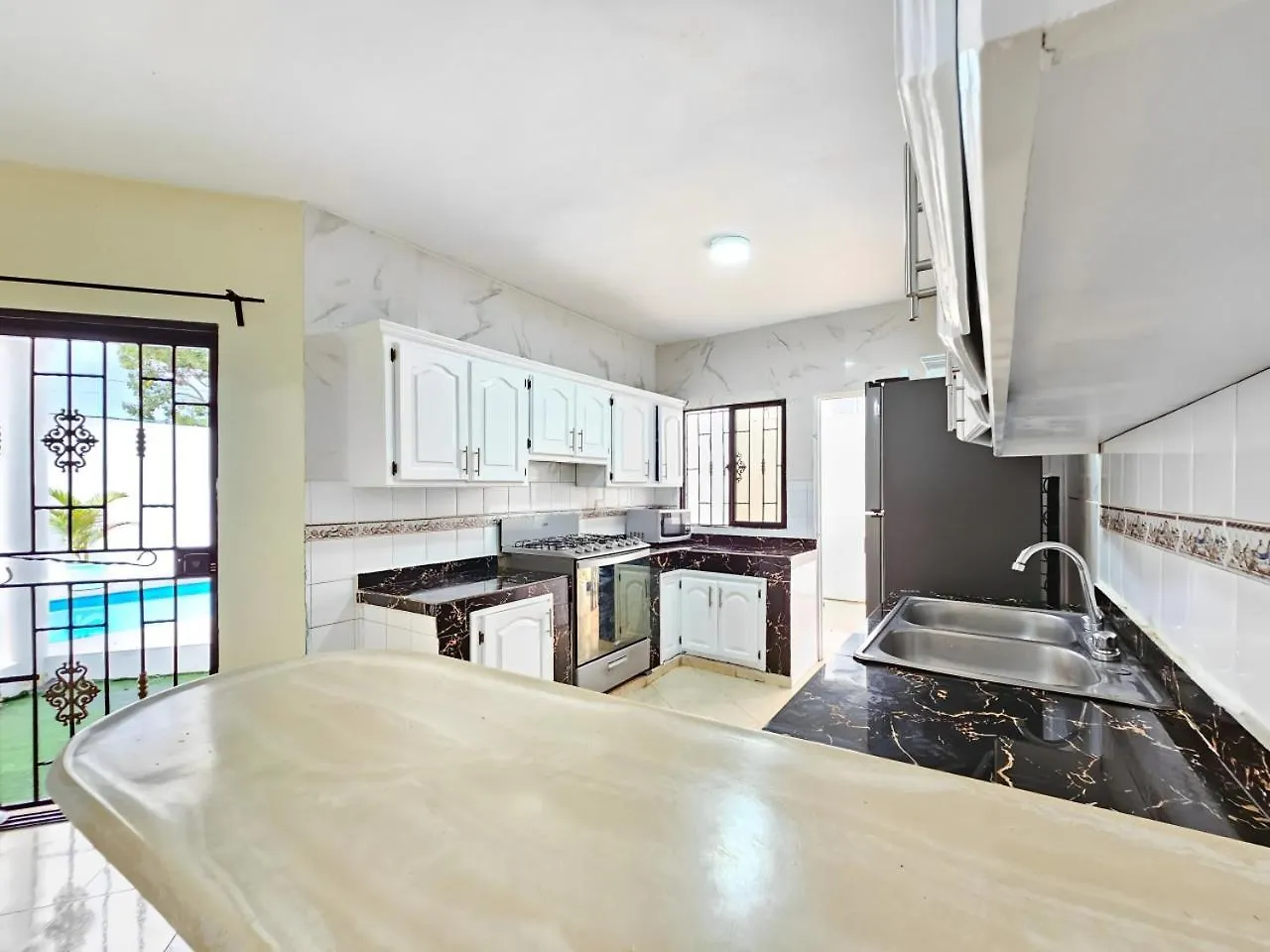 Villa Dmm Con Piscina, Jacuzzi Y Gran Area Verde En Punta Cana