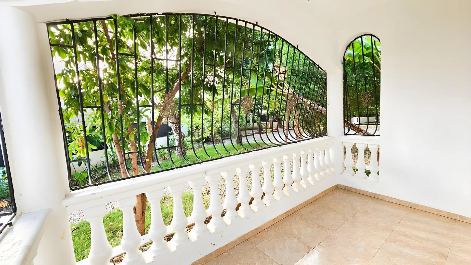 Villa Dmm Con Piscina, Jacuzzi Y Gran Area Verde En Punta Cana