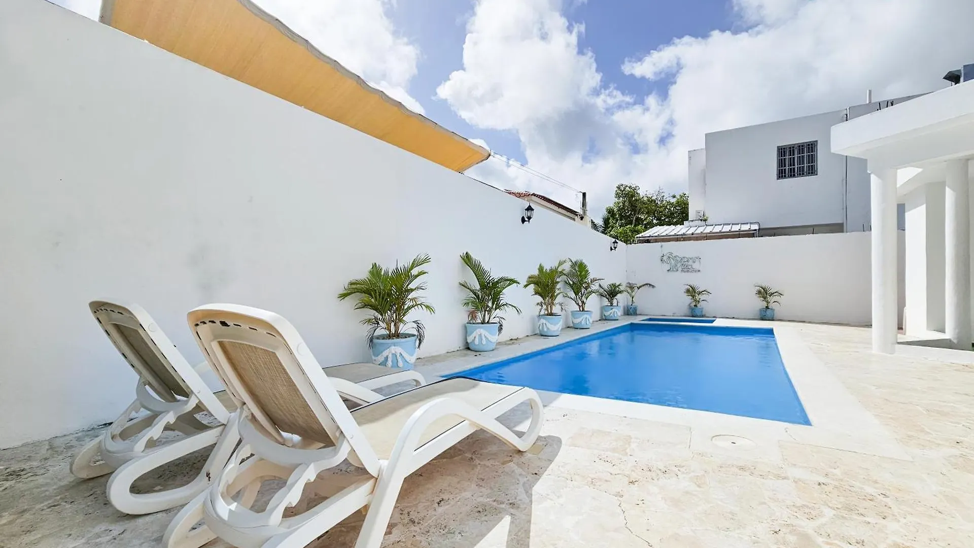 Villa Dmm Con Piscina, Jacuzzi Y Gran Area Verde En Punta Cana contacts