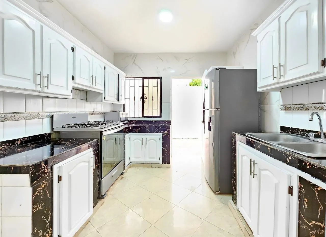 Villa Dmm Con Piscina, Jacuzzi Y Gran Area Verde En Punta Cana